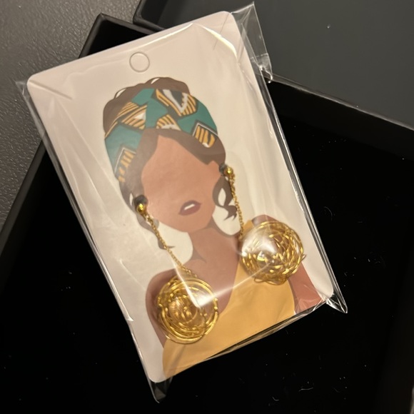 Great Deal Gorgeous Earrings - Picture 3 of 3